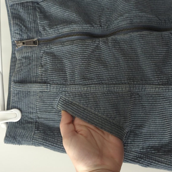 American Eagle Zip Up Skirt Size 00 - Picture 2 of 6